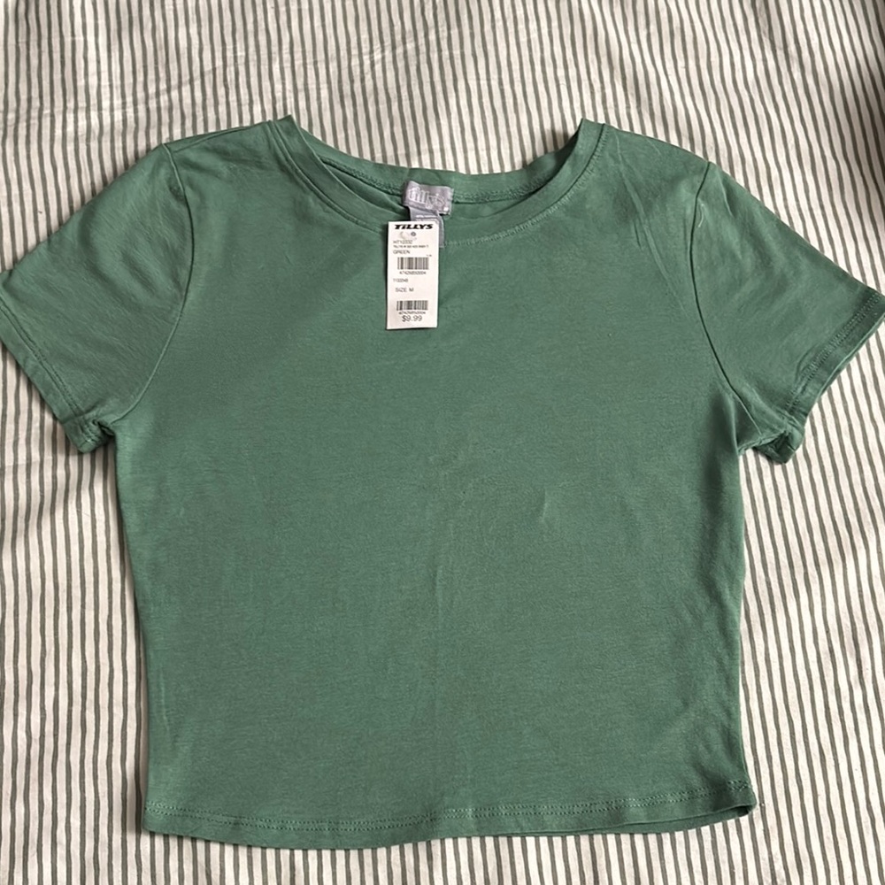 Tilly's Green Short Sleeve Fitted Crop Top